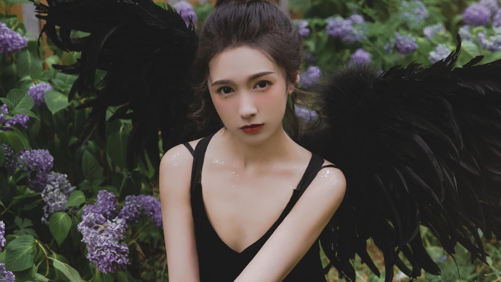 随机巴黎圣日耳曼球员表现抢眼，巴黎圣日耳曼球队官方网站