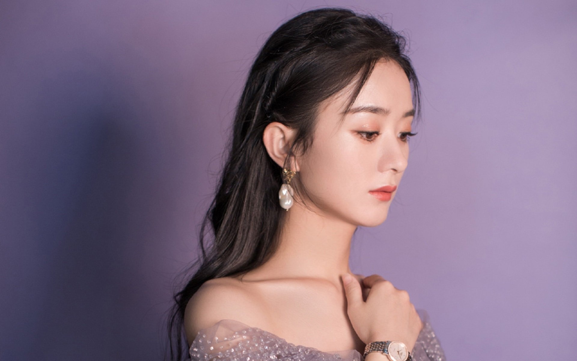 湖人前锋参与综艺节目展现幽默一面，湖人现役大前锋