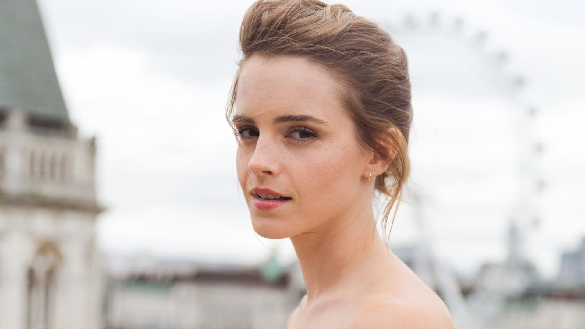 青少年足球创新教材引入多媒体互动技术，增强学习趣味性，青少年足球训练教案app