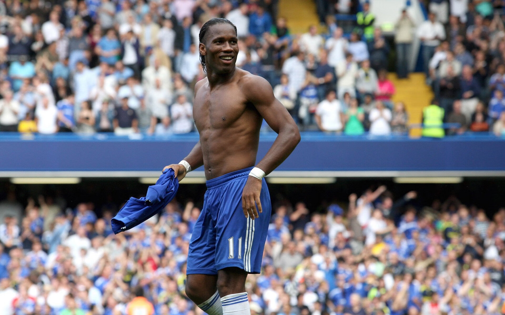 羚羊队的身体对抗:力量与速度结合,压倒性优势令对手心生畏惧