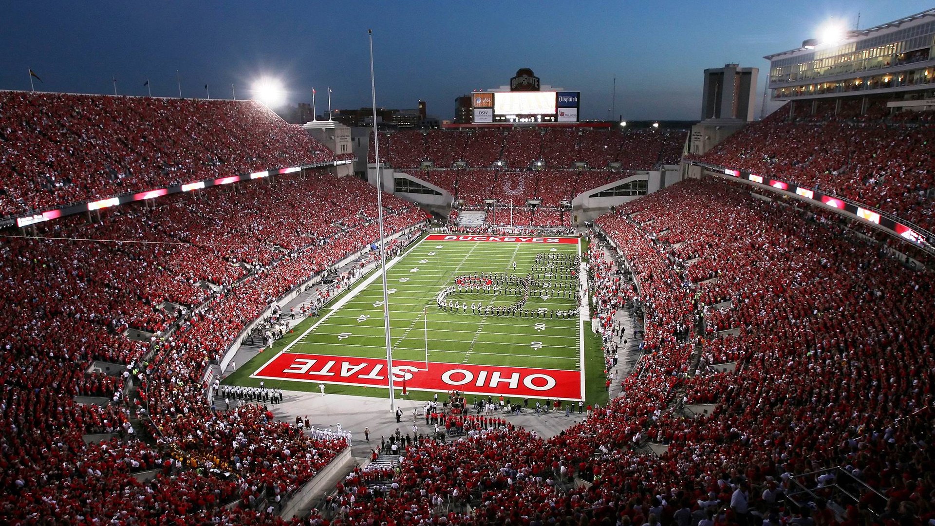 76人将主场改名为“自由中心”，融合城市文化理念，76人主场音乐